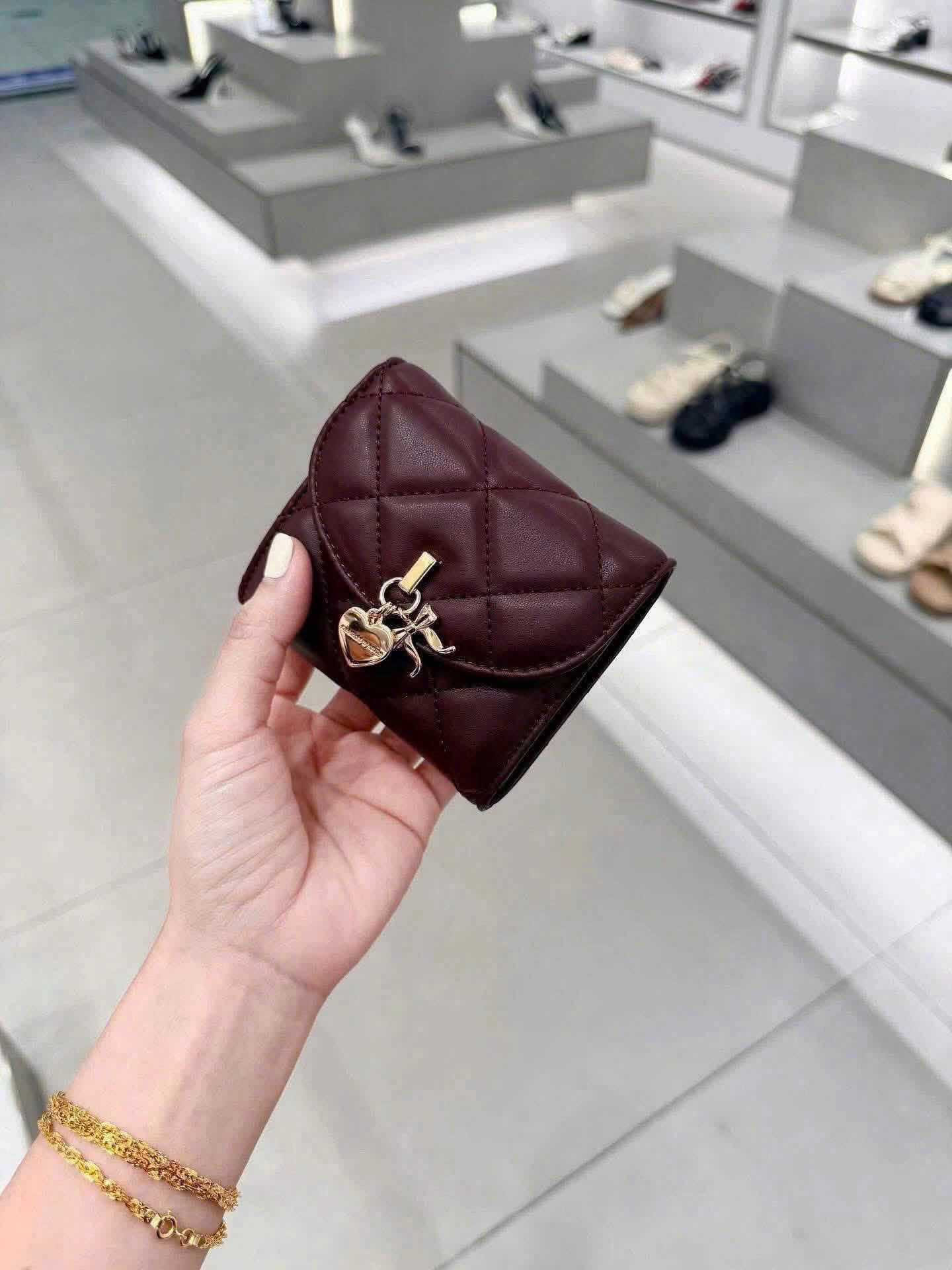 Ví ngắn hình vuông Arrietty Quilted-Charles&Keith - Hình ảnh 2