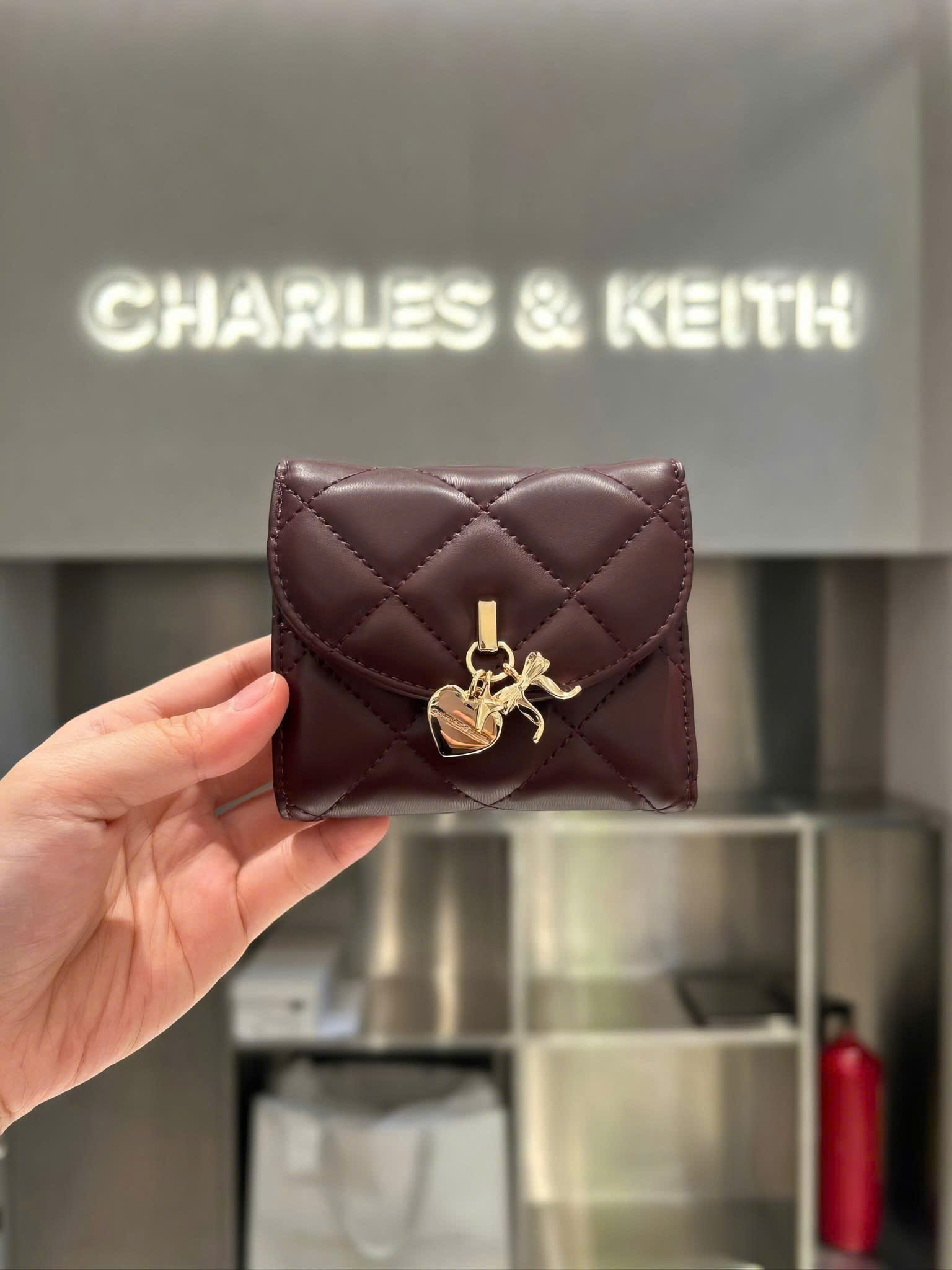 Ví ngắn hình vuông Arrietty Quilted-Charles&Keith