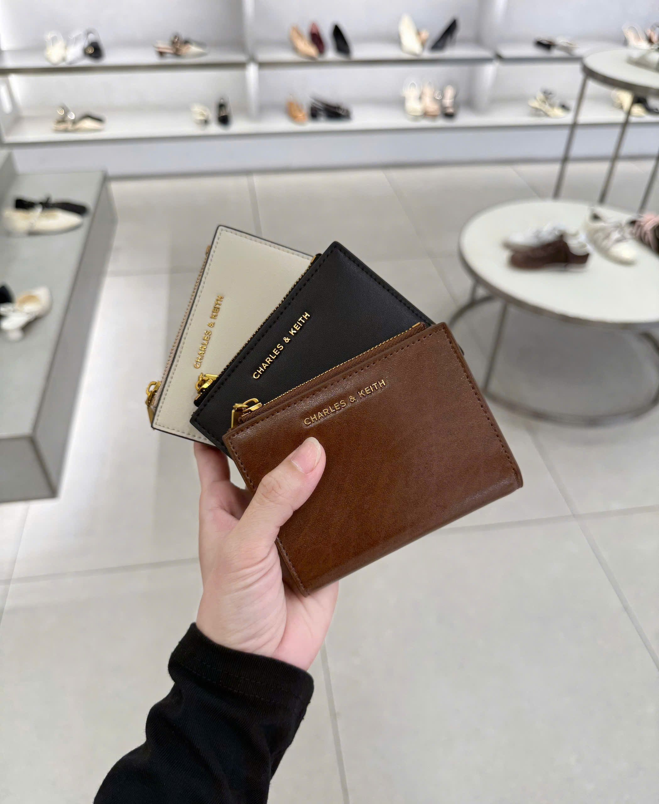 Ví ngắn Harmonee Top-Zip Charles&Keith