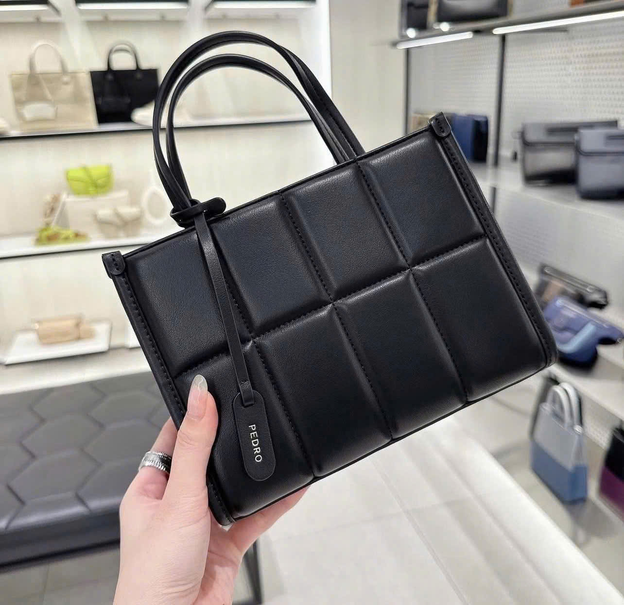 Túi xách phom chữ nhật Mini Quilted-Pedro - Hình ảnh 5
